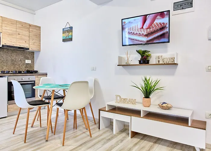 Tomis Promenada Apartament *